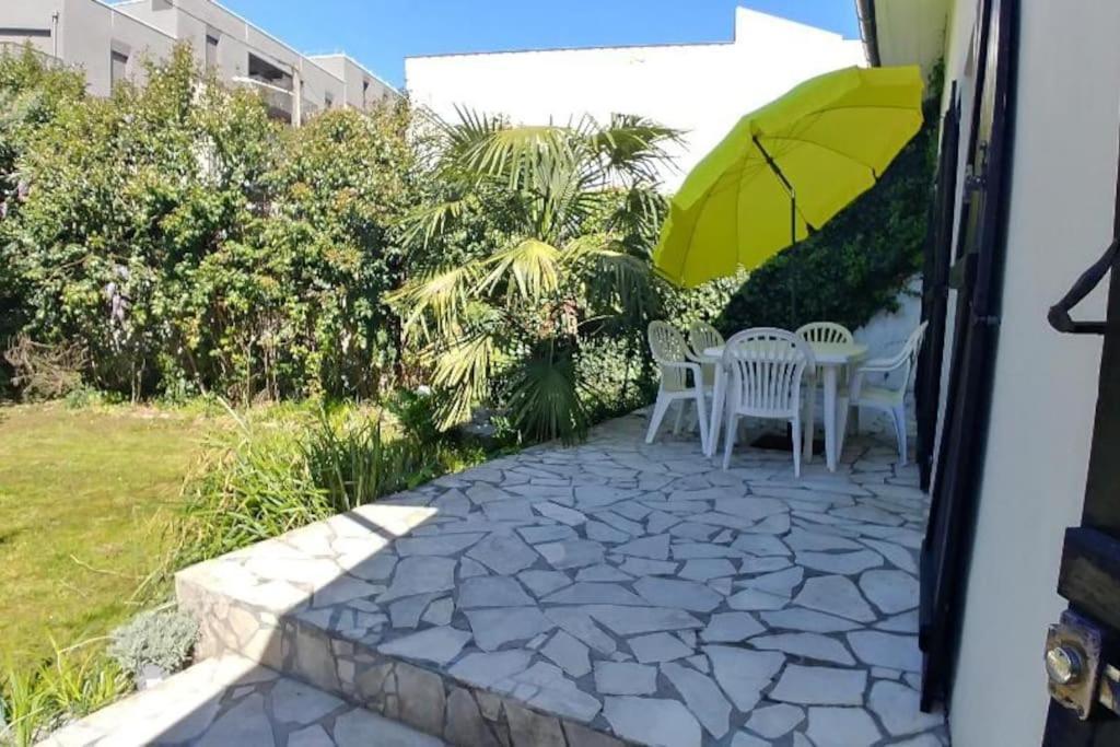 Comme A La Maison Cenon Exterior foto