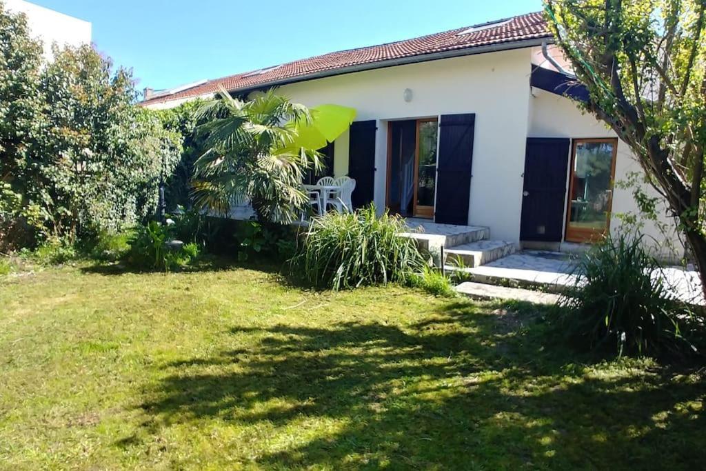 Comme A La Maison Cenon Exterior foto
