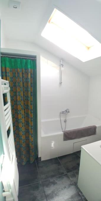 Comme A La Maison Cenon Exterior foto